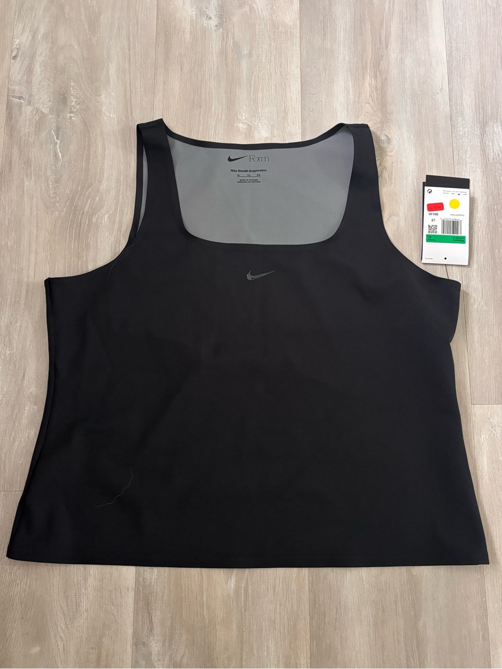 Nike Women’s Black Scoop Neck Performance Tank